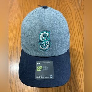 Nike Seattle Mariners ball cap.